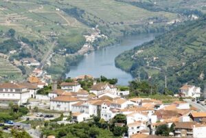 MesaoFrio VilaReal Douro 300x201 - As Top Cidades Mais Baratas Para Viver em Portugal