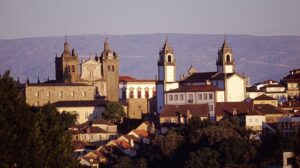 Viseu Sky line 660x371 300x168 - As Top Cidades Mais Baratas Para Viver em Portugal