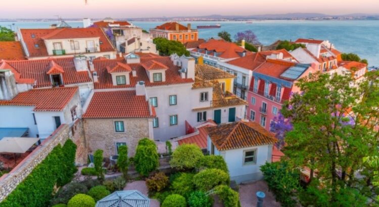 comprar casa em portugal 1200x675 1 750x410 - Sites para alugar casa em Portugal: como encontrar um novo lar