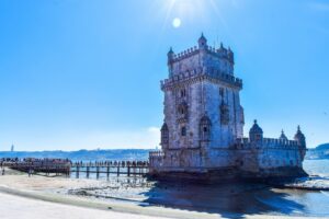 torre de belem 22365387 300x200 - O que fazer em Portugal em uma viagem de 7 dias