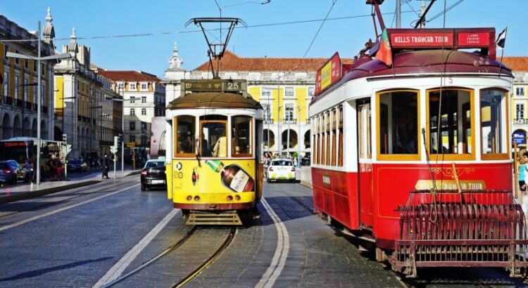 Bondes Portugal cidade Lisboa 848x477 1 750x410 - Quer trabalhar em Portugal? Saiba o que é preciso antes de arrumar as malas