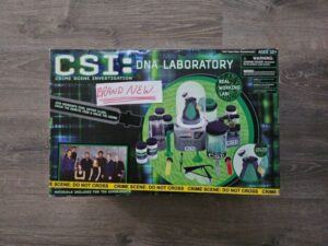 Kit CSI de laboratorio de Investigacao Forense 300x225 - 7 Brinquedos mais perigosos do mundo